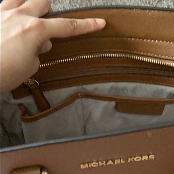 MK Selma Large in Brown - Picture 4 of 9